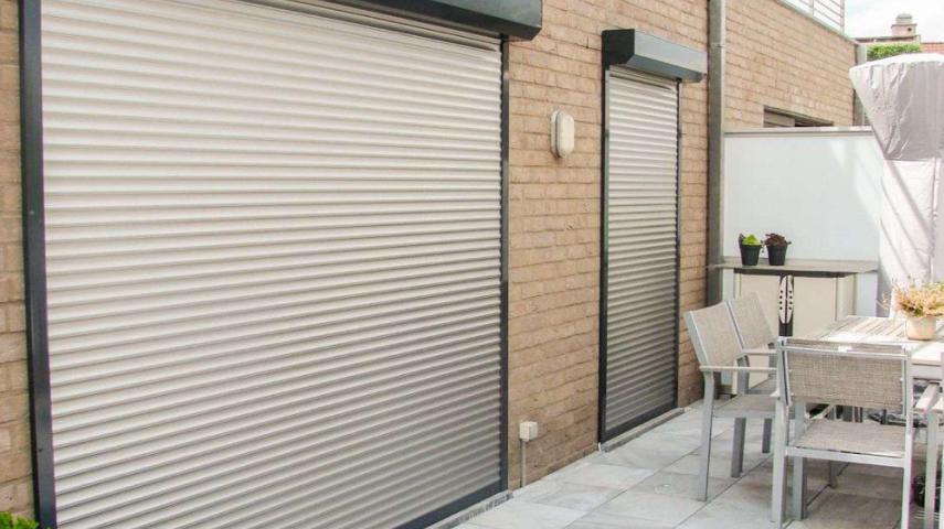 Рольставни на двери